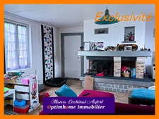 Ecurie avec 3 maisons sur 4 hectares proposant de nombreuses installations (boxes, manèges, carrières) dans l'Eure à 15min de L'Aigle 
