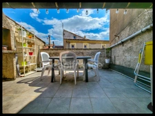 Maison à vendre 4 pièces PEZENAS (34), Coeur Historique proche place de la République - Entièrement rénovée + Garage en location
