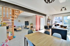 SAUSSAN – A vendre, Maison 4 pièces de 83 m2 avec jardin et terrasse.