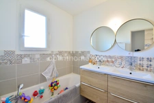 SAUSSAN – A vendre, Maison 4 pièces de 83 m2 avec jardin et terrasse.