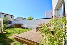 SAUSSAN – A vendre, Maison 4 pièces de 83 m2 avec jardin et terrasse.