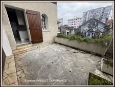 Ensemble immmobilier maison de ville et maison à rénover