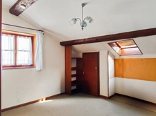 Maison historique de caractère  – 350 m² + granges 200 m² au sol -   KOENIGSMACKER (57)
