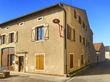 Maison historique de caractère  – 350 m² + granges 200 m² au sol -   KOENIGSMACKER (57)