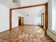 Appartement aux beaux volumes de 168 m², CLOUANGE, proche de toutes les commodités.