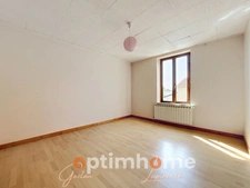 Appartement aux beaux volumes de 168 m², CLOUANGE, proche de toutes les commodités.