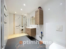 Maison aux beaux volumes de 168 m², CLOUANGE, proche de toutes les commodités.