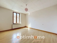 Appartement aux beaux volumes de 168 m², CLOUANGE, proche de toutes les commodités.