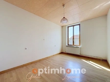 Maison aux beaux volumes de 168 m², CLOUANGE, proche de toutes les commodités.