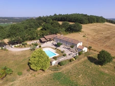 Maison de caractère rénovée dans les Hautes-Pyrénées (65) – Vue imprenable sur les Pyrénées, terrain de 1,7 ha