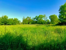 Terrain constructible 2008 m² - Lissac (43)
