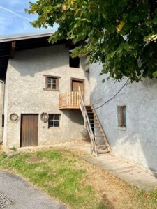 Maison de village à rénover entièrement, pour créer un bel appartement en duplex