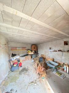Maison de village à rénover entièrement, pour créer un bel appartement en duplex