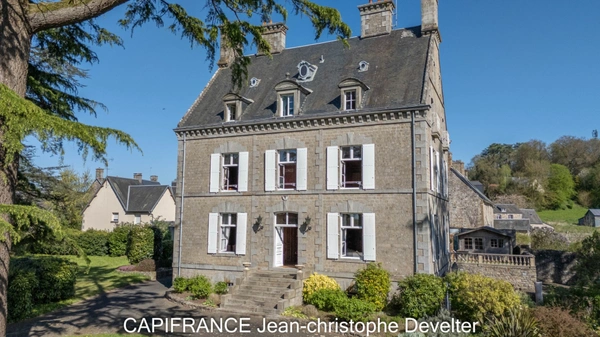 MORTAIN (50) Charmante demeure normande du XVIIIe siècle à 30 minutes de la mer