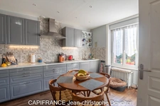 3 bedroom character stone house on 0,25 acre land