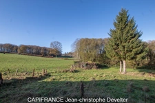 Stone house to renovate with two barns on 0,5 acre land