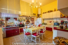 7 bedroom manor house in GORRON (53) on 932 m2 land
