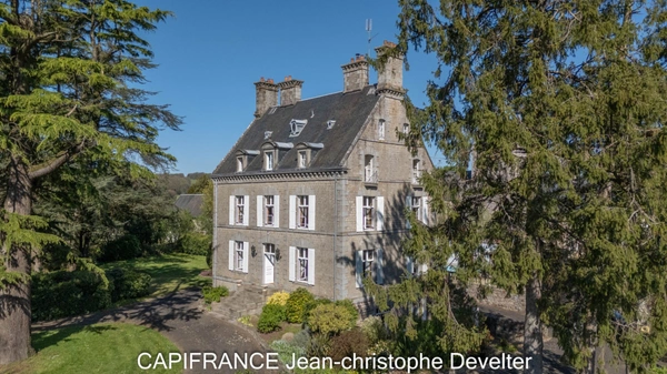 MORTAIN (50) Charmante demeure normande du XVIIIe siècle à 30 minutes de la mer