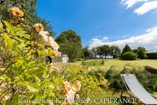 4 bedroom character property with large barn on 1,25 acre land  
