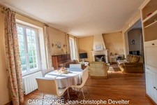 Propriete à vendre 7 pièces proche de MAYENNE (53) sur terrain de 2,3 hectares