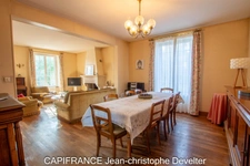 Propriete à vendre 7 pièces proche de MAYENNE (53) sur terrain de 2,3 hectares