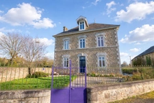 Maison à vendre  GORRON (53)maison bourgeoise 3 chambres avec garage sur terrain 717 m2