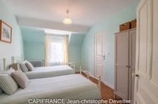 3 bedroom character stone house on 0,25 acre land