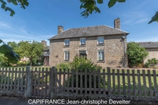 Propriete 4 chambres sur 2,5 hectares SAINT FRAIMBAULT (61)