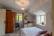 3 bedroom stone house on 0,6 acre land