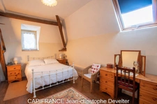 3 bedroom character stone house on 0,25 acre land