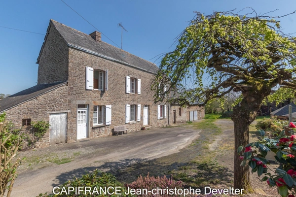 Maison à vendre GORRON (53) maison en pierres 3 chambres avec dépendances sur terrain de 3450 m2