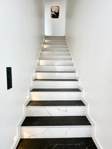 MAISON CONTEMPORAINE - 135 m² - SAINT AVÉ