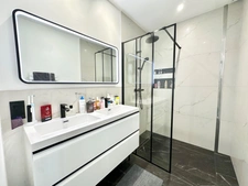 MAISON CONTEMPORAINE - 135 m² - SAINT AVÉ