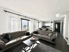 MAISON CONTEMPORAINE - 135 m² - SAINT AVÉ