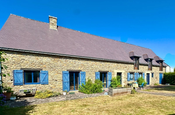Magnifique ensemble de 2 bâtisses en pierre - SAINT AVÉ (limite Vannes)