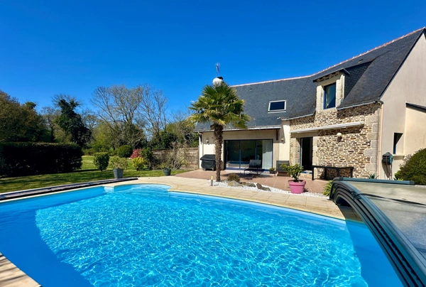 MAISON AVEC PISCINE - 136 m² - SARZEAU