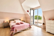 MAISON CONTEMPORAINE - 157 m² - SAINT AVÉ