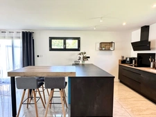 MAISON CONTEMPORAINE - 141 m² - MEUCON 