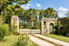 GOLFE DU MORBIHAN — DOMAINE HISTORIQUE D’EXCEPTION AVEC VUE ET ACCÈS DIRECT À L’EAU