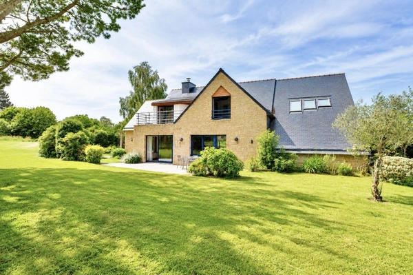 MAISON D'ARCHITECTE - 197 m² - GOLF DE BADEN