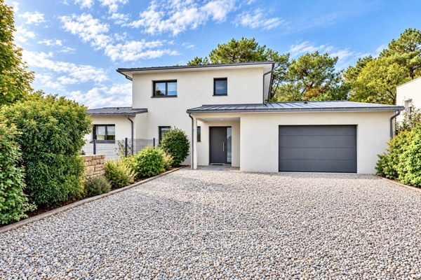 MAISON CONTEMPORAINE – 148 m² - VANNES 