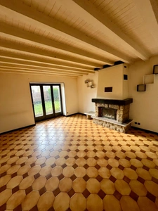 Maison avec dépendance à Saint Martin du Fresne (01)