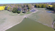 Propriete à vendre sur 35 hectares, 14 pièces, piscine, tennis, chasse, pêche, équitation, au cœur de la Dombes