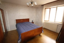 Maison à vendre 5 pièces de 148 m² à CHALEY (01) avec jardin de 436 m² en bordure de la rivière.