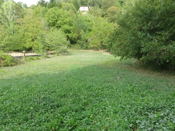 Terrain 670 m² à vendre  AMBERIEU EN BUGEY (01) (Quartier Vareille-Saint Germain)