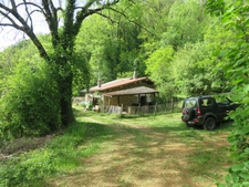 Dpt Ain (01), à vendre TORCIEU grangeon en pierres P2 d'environ 40 m² et terrain de 4362 m²   