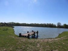 Propriete à vendre sur 35 hectares, 14 pièces, piscine, tennis, chasse, pêche, équitation, au cœur de la Dombes