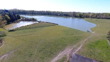 Propriete à vendre sur 35 hectares, 14 pièces, piscine, tennis, chasse, pêche, équitation, au cœur de la Dombes