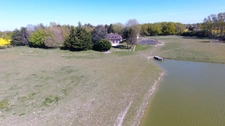 Propriete à vendre sur 35 hectares, 14 pièces, piscine, tennis, chasse, pêche, équitation, au cœur de la Dombes