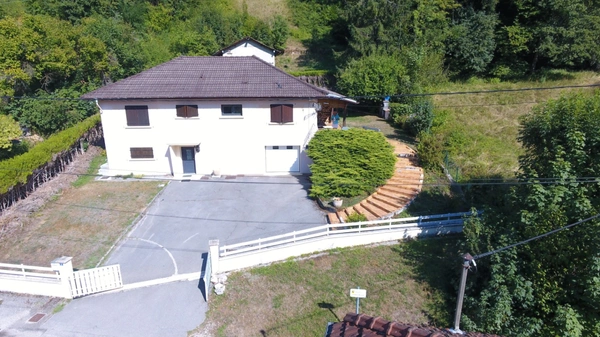 Maison à vendre 5 pièces de 135 m² sur terrain de 723 m² SAINT RAMBERT EN BUGEY (01)